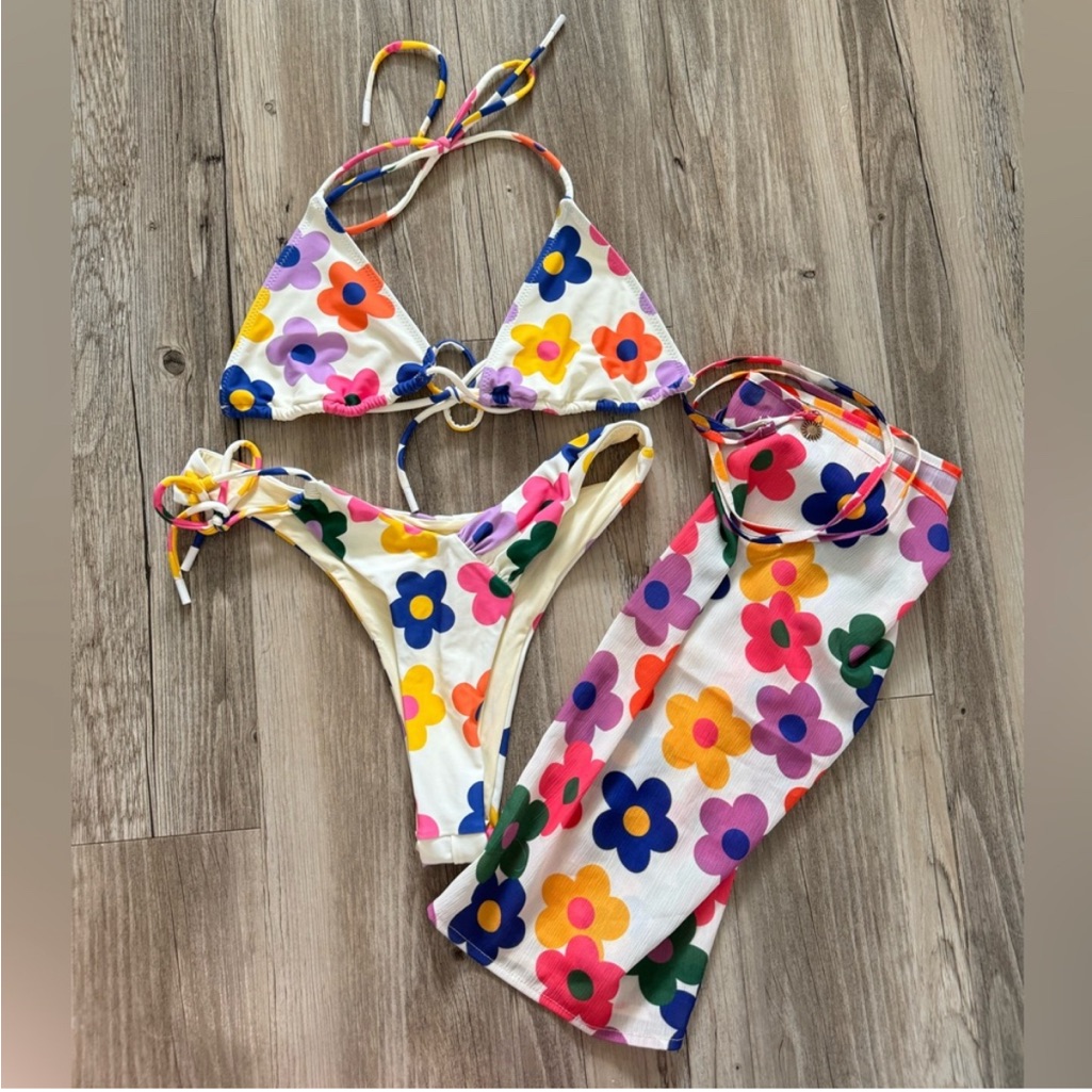 New Blackbough Daisy Blooms Bikini Top And Bottoms With Sarong Wrap Size Medium